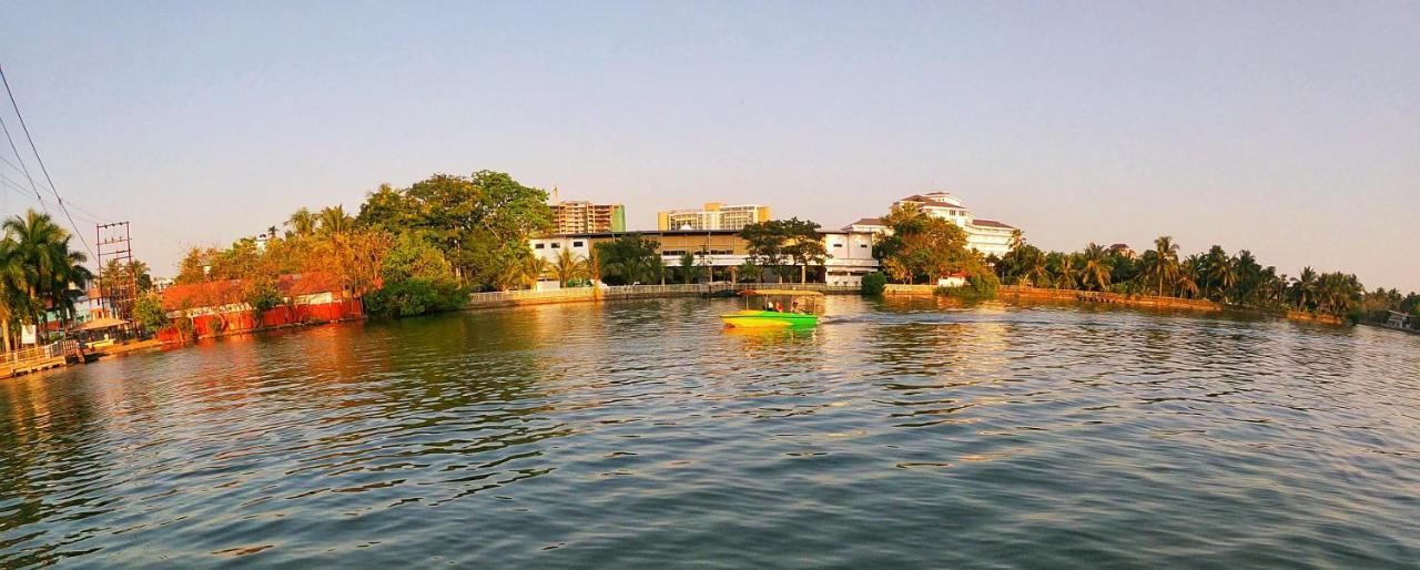 Shalom Palace Kochi Ngoại thất bức ảnh